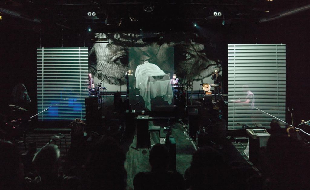 holographic projection screen visitor attractions