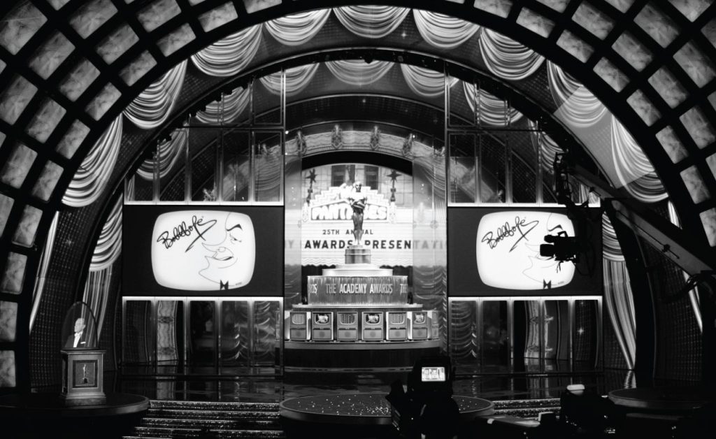 holographic screens theatres