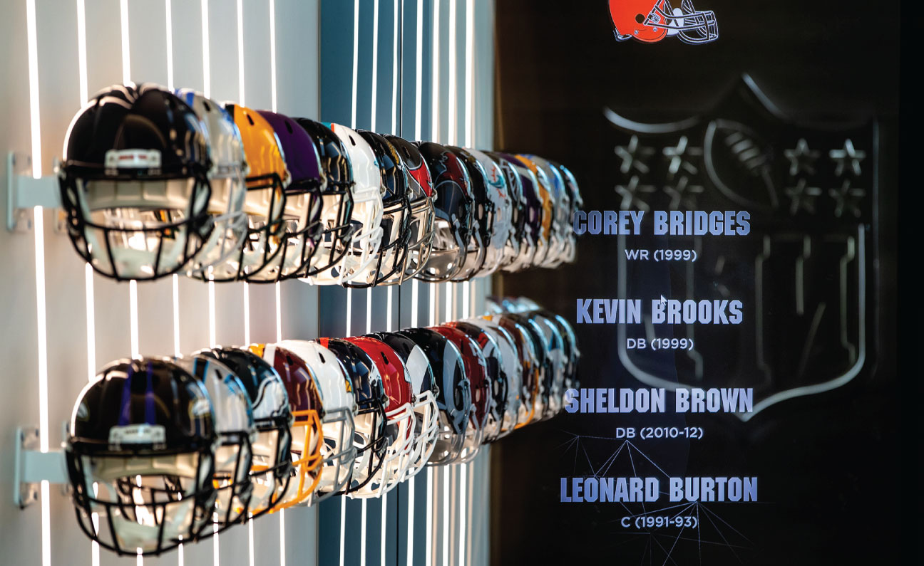 retail mirror display